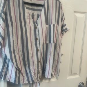 Short sleeve casual button down